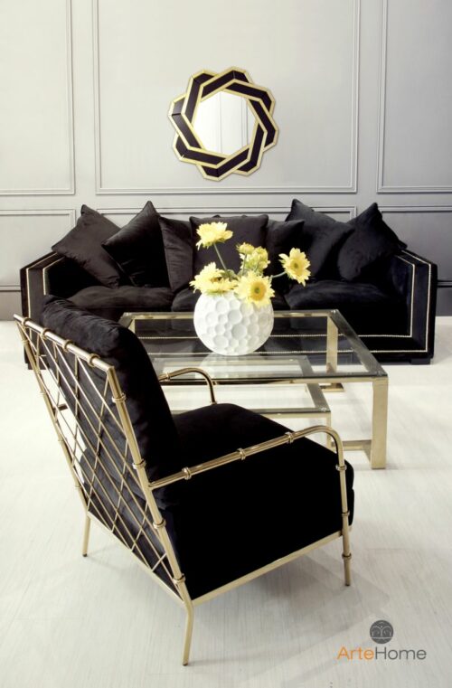 Sofa tapicerowna Delladu black velvet Fotel czarny tapicerowany Florene Lustro złote aranżacja salonu