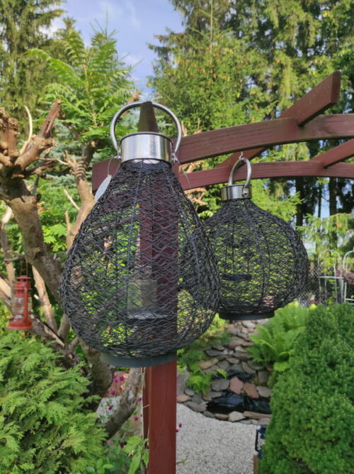 Lampion ażurowy z metalowym uchwytem