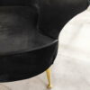 Fotel Marguesa czarny ze złotymi nóżkami wykonany z weluru