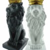 Dwie figurki ozdobne czarna i biała przedstawiające siedzącego lwa w złotej koronie