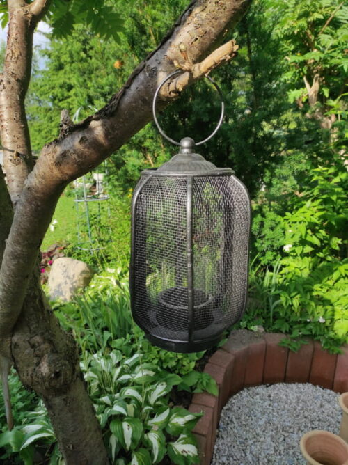 Lampion metalowy ze szklanym naczyniem na świeczki